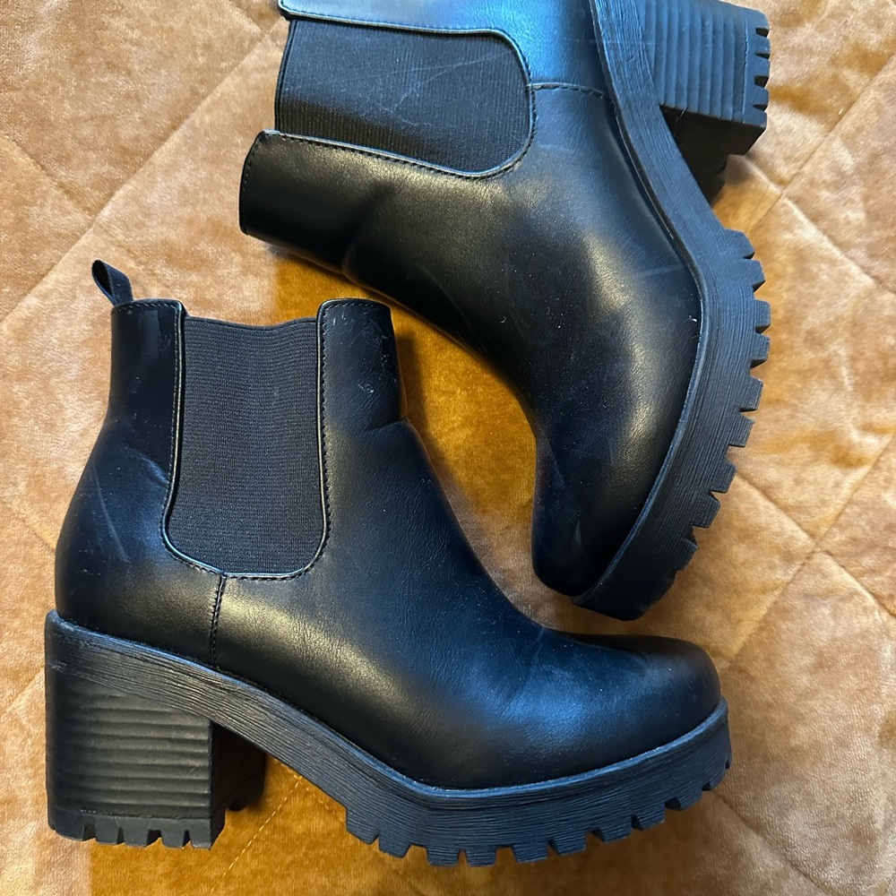 Soda Black Chunky Heel Ankle Boots